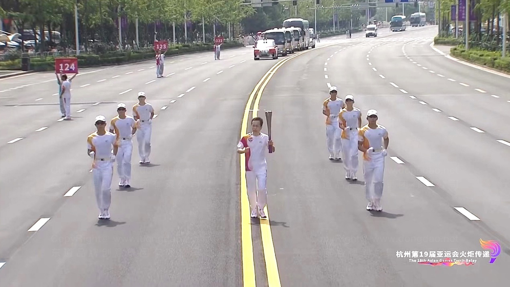 传递圣火 喜迎亚运