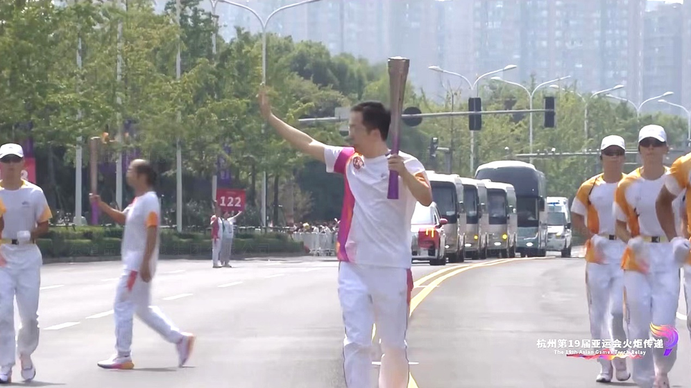 传递圣火 喜迎亚运